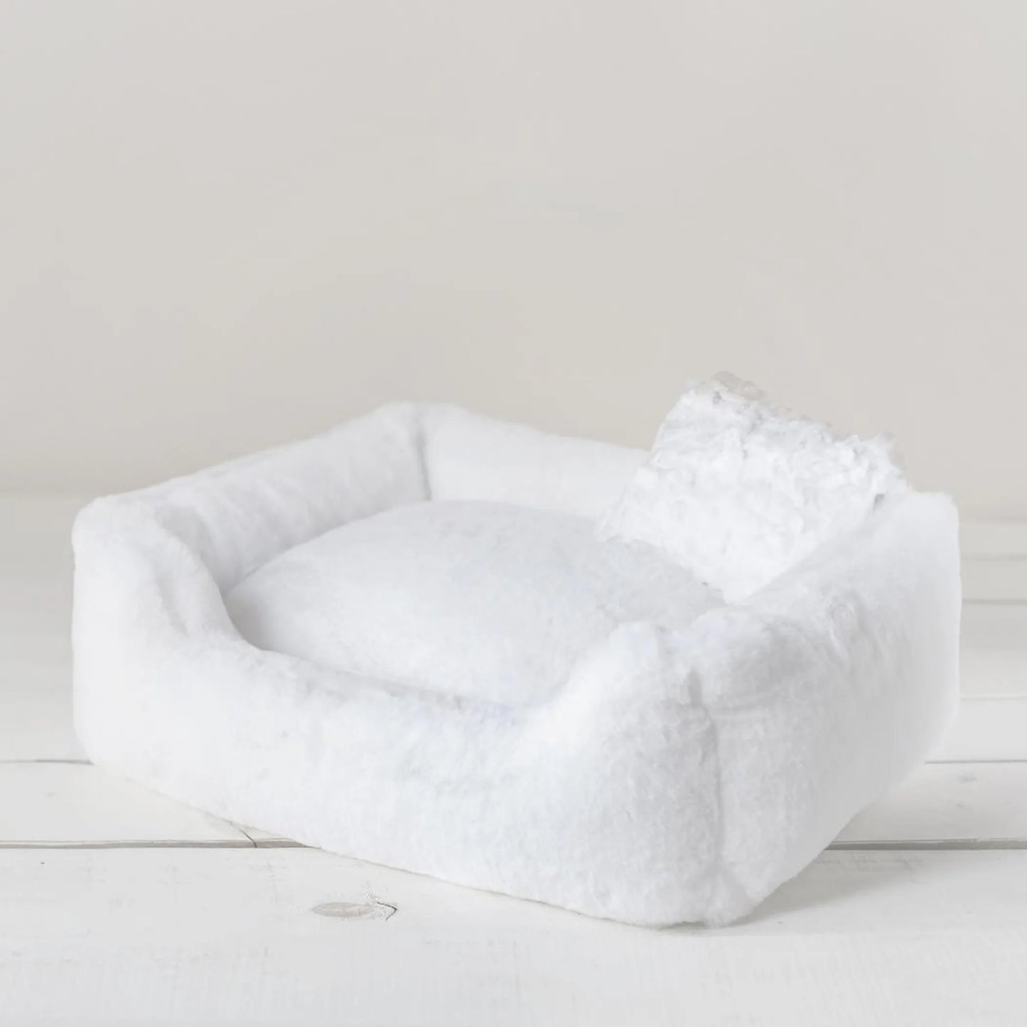 Divine Dog Bed – Luxury Comfort for Pampered Pups